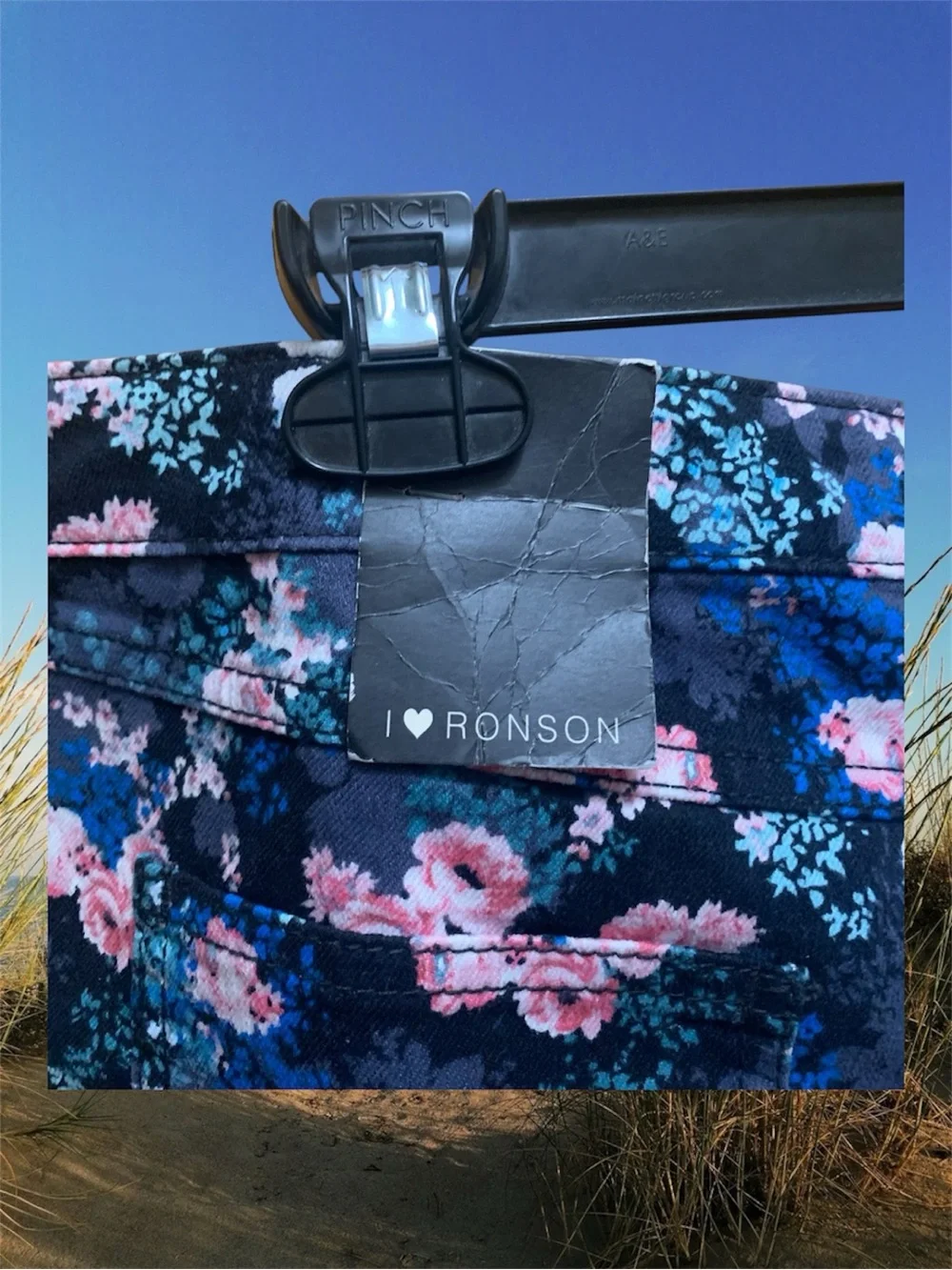 NWT I Heart Ronson Womens Floral Print Zipper Pockets Short Shorts Women’s 12